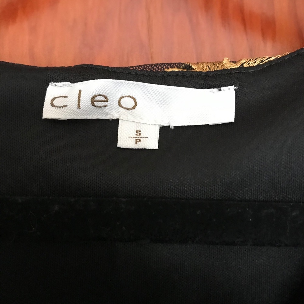 SOLD FREE ADD ON Beautiful tunic shirt! - Picture 4 of 5
